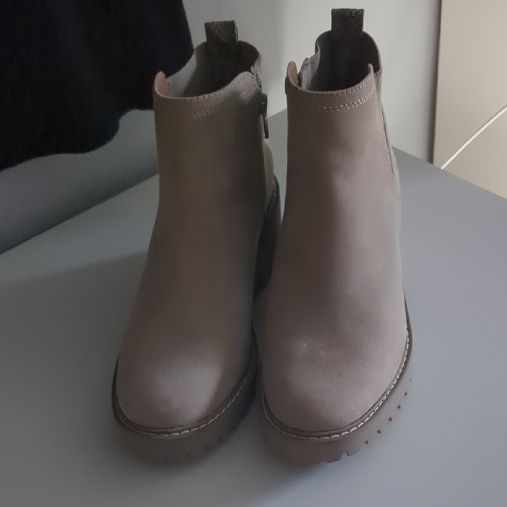 Women's Tan Ankle Boots